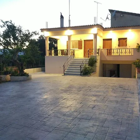 아파트 Paradise House *